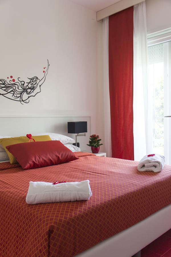Hotel Villa Chiara Terracina Exteriör bild